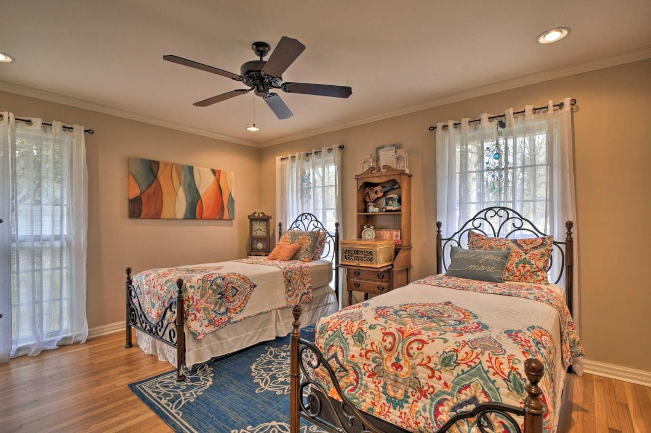 Charming Florence Getaway With Fireplace And Grill! Exterior photo